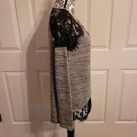 Maurices woman's long sleeve laced shoulders and waist top - Picture 2 of 8